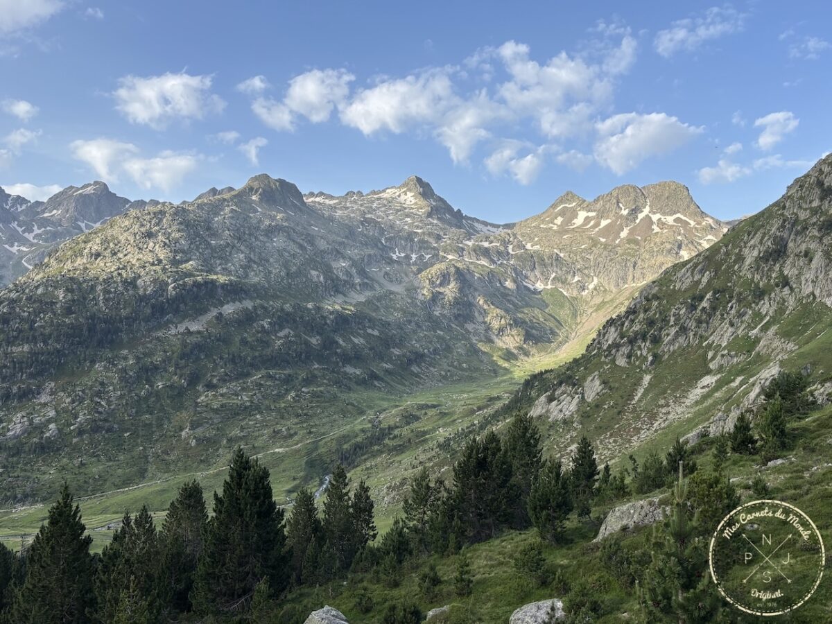 Randonnée Pyrénées, Sublime Randonnée de 5 jours entre la France, l’Espagne et le Vignemale : les Pyrénées Grandeur Nature !, Mes Carnets du Monde