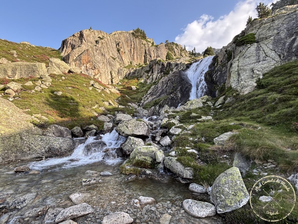 Randonnée Pyrénées, Sublime Randonnée de 5 jours entre la France, l’Espagne et le Vignemale : les Pyrénées Grandeur Nature !, Mes Carnets du Monde