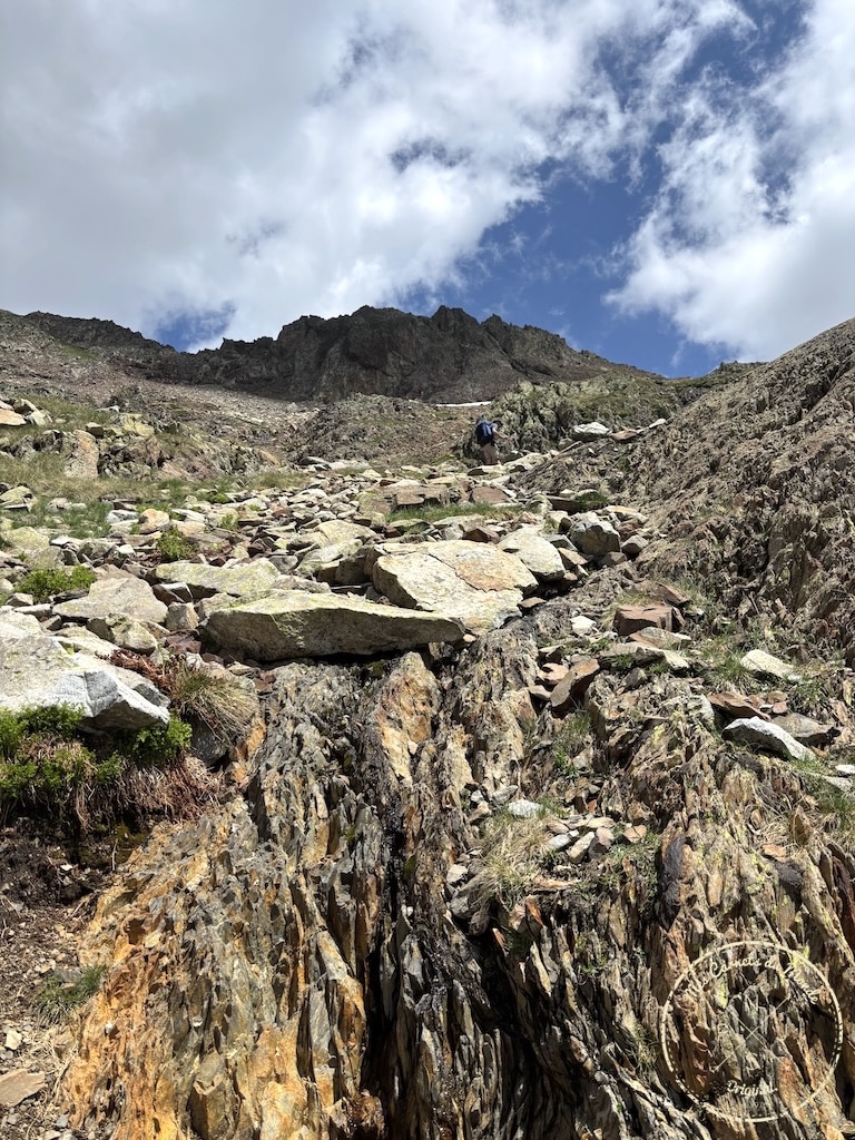 Randonn&eacute;e 5 jours Pyr&eacute;n&eacute;es, Randonn&eacute;e au Vignemale : une boucle originale de 5 jours entre la France et l&rsquo;Espagne – les Pyr&eacute;n&eacute;es Grandeur Nature&nbsp;!