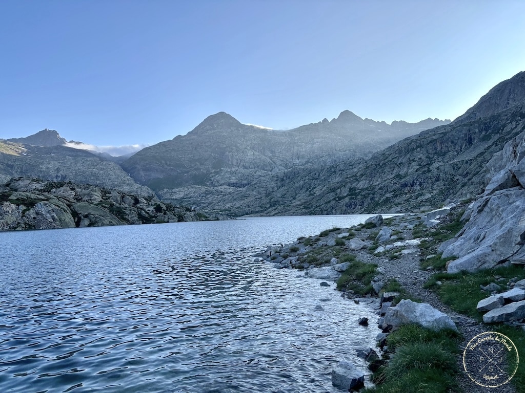 Randonn&eacute;e 5 jours Pyr&eacute;n&eacute;es, Randonn&eacute;e au Vignemale : une boucle originale de 5 jours entre la France et l&rsquo;Espagne – les Pyr&eacute;n&eacute;es Grandeur Nature&nbsp;!
