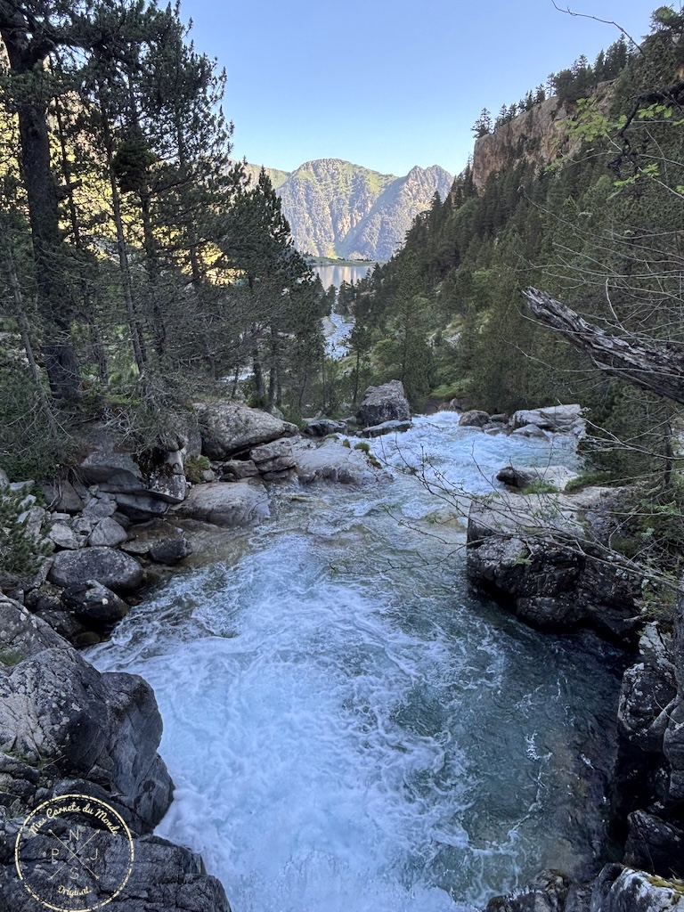 Randonn&eacute;e 5 jours Pyr&eacute;n&eacute;es, Randonn&eacute;e au Vignemale : une boucle originale de 5 jours entre la France et l&rsquo;Espagne – les Pyr&eacute;n&eacute;es Grandeur Nature&nbsp;!