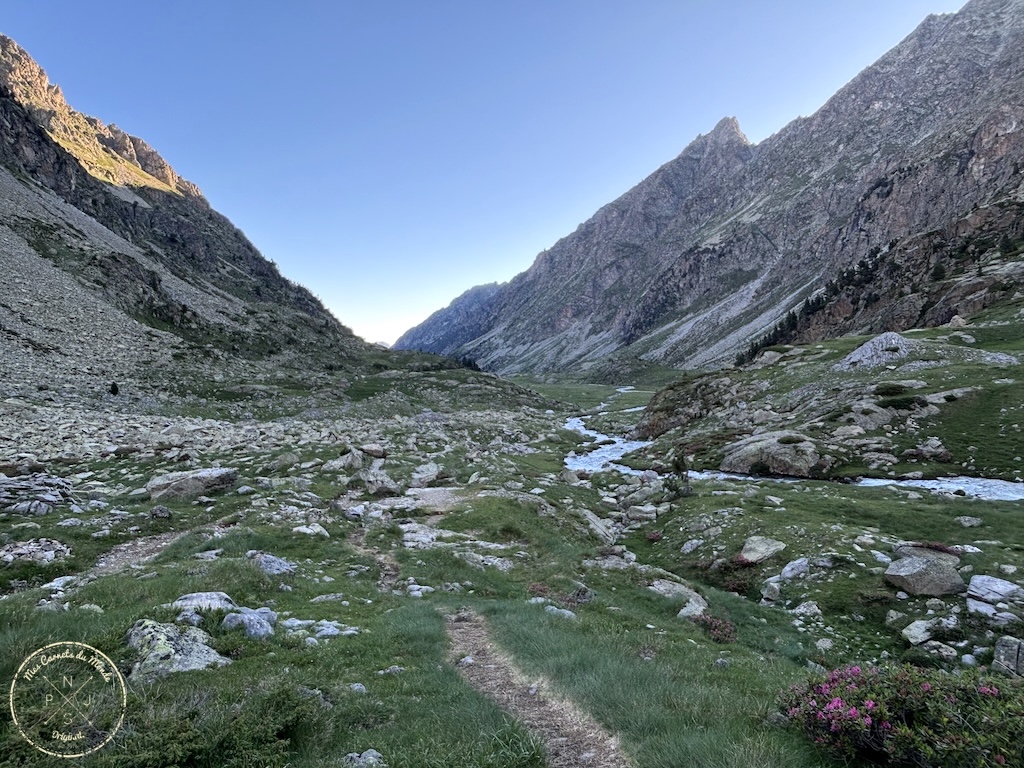 Randonn&eacute;e 5 jours Pyr&eacute;n&eacute;es, Randonn&eacute;e au Vignemale : une boucle originale de 5 jours entre la France et l&rsquo;Espagne – les Pyr&eacute;n&eacute;es Grandeur Nature&nbsp;!