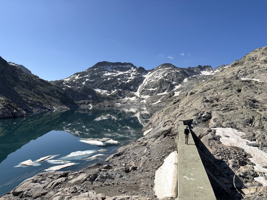 Randonn&eacute;e 5 jours Pyr&eacute;n&eacute;es, Randonn&eacute;e au Vignemale : une boucle originale de 5 jours entre la France et l&rsquo;Espagne – les Pyr&eacute;n&eacute;es Grandeur Nature&nbsp;!