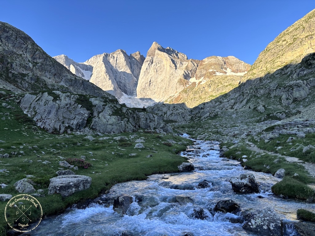 Randonn&eacute;e 5 jours Pyr&eacute;n&eacute;es, Randonn&eacute;e au Vignemale : une boucle originale de 5 jours entre la France et l&rsquo;Espagne – les Pyr&eacute;n&eacute;es Grandeur Nature&nbsp;!