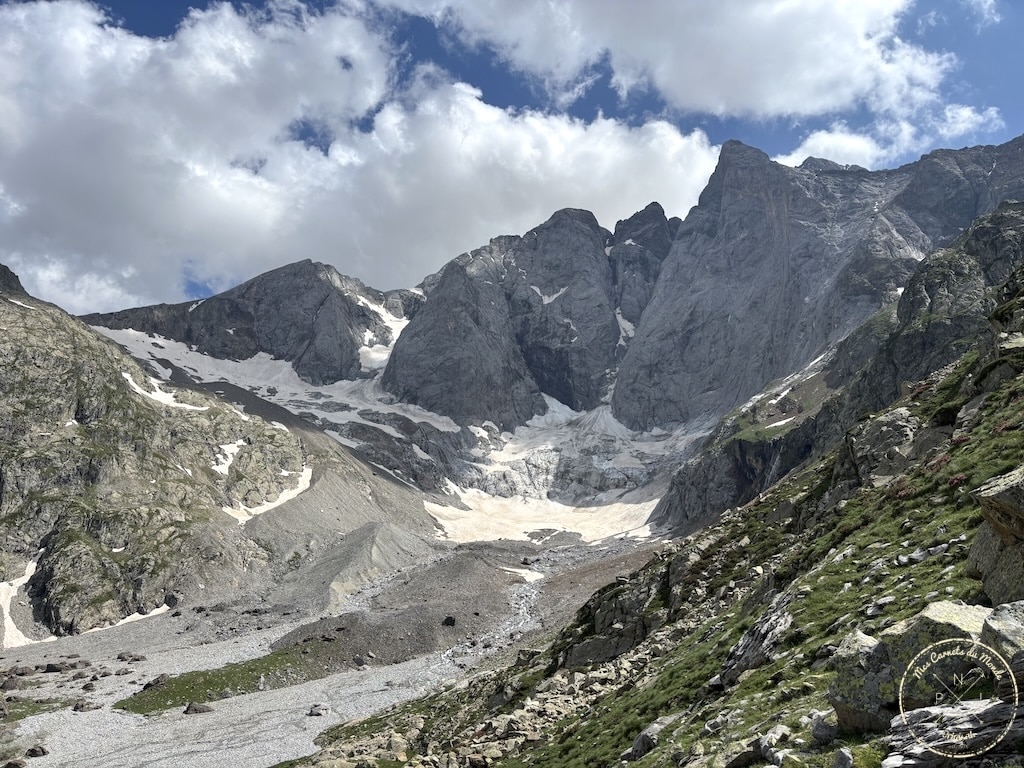 Randonn&eacute;e 5 jours Pyr&eacute;n&eacute;es, Randonn&eacute;e au Vignemale : une boucle originale de 5 jours entre la France et l&rsquo;Espagne – les Pyr&eacute;n&eacute;es Grandeur Nature&nbsp;!