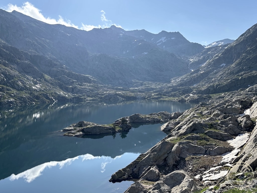 Randonn&eacute;e 5 jours Pyr&eacute;n&eacute;es, Randonn&eacute;e au Vignemale : une boucle originale de 5 jours entre la France et l&rsquo;Espagne – les Pyr&eacute;n&eacute;es Grandeur Nature&nbsp;!