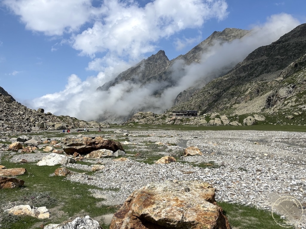 Randonn&eacute;e 5 jours Pyr&eacute;n&eacute;es, Randonn&eacute;e au Vignemale : une boucle originale de 5 jours entre la France et l&rsquo;Espagne – les Pyr&eacute;n&eacute;es Grandeur Nature&nbsp;!