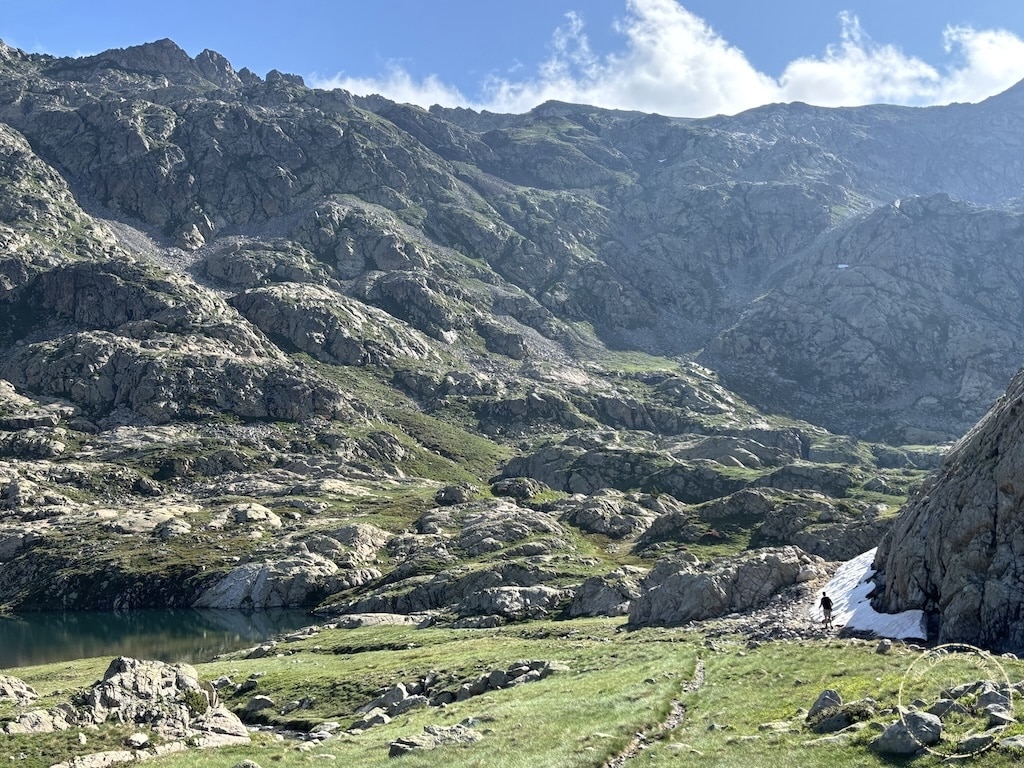 Randonn&eacute;e 5 jours Pyr&eacute;n&eacute;es, Randonn&eacute;e au Vignemale : une boucle originale de 5 jours entre la France et l&rsquo;Espagne – les Pyr&eacute;n&eacute;es Grandeur Nature&nbsp;!