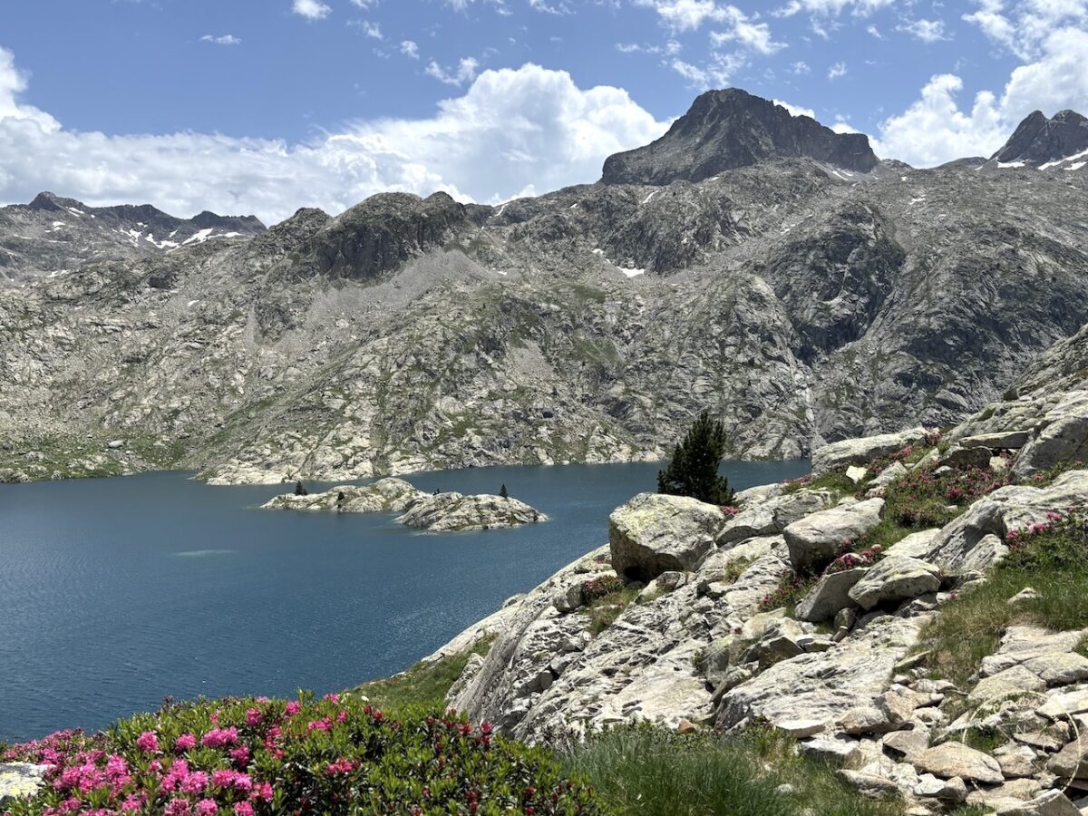 Randonnée 5 jours Pyrénées, Randonnée autour du Vignemale : une boucle originale de 5 jours entre la France et l’Espagne &#8211; les Pyrénées Grandeur Nature !