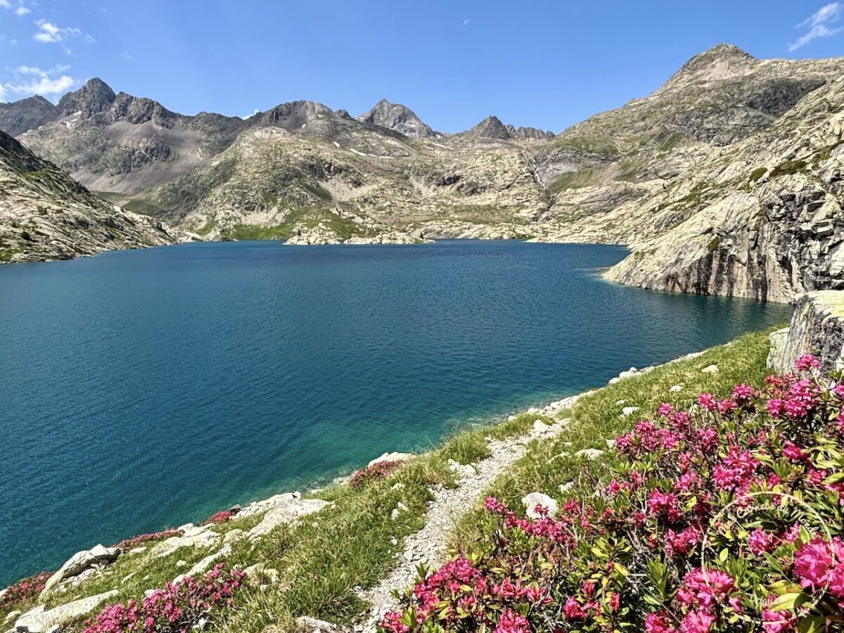 Randonnée 5 jours Pyrénées, Randonnée autour du Vignemale : une boucle originale de 5 jours entre la France et l’Espagne &#8211; les Pyrénées Grandeur Nature !